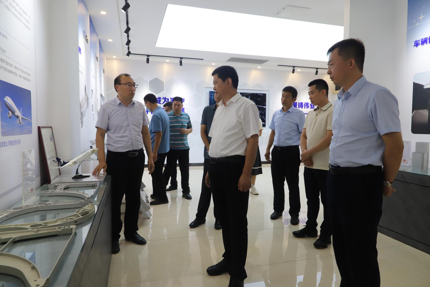 博兴县科技局考察组来山东8455线路检测中心集团参观考察